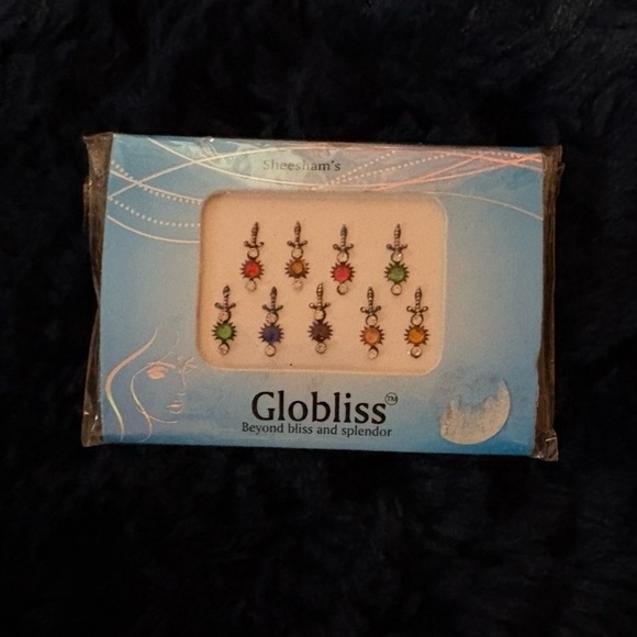 Designer Bindi - Picture 4 of 4